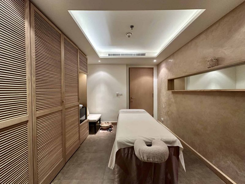 Hyatt Regency Phuket Spa Nahm bed 2