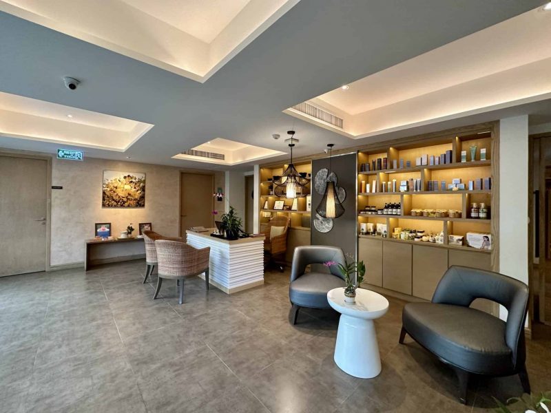 Hyatt Regency Phuket Spa Nahm desk