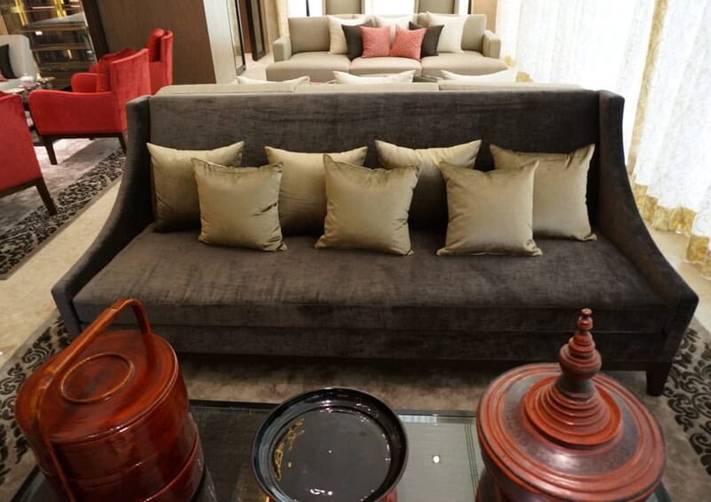 p-heinke-pic-sofa